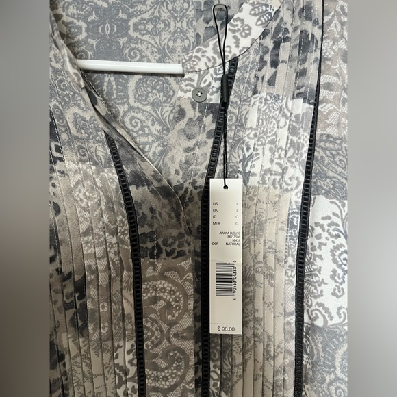 Tahari long-sleeve blouse with a grey and black paisley patchwork print - Picture 5 of 10